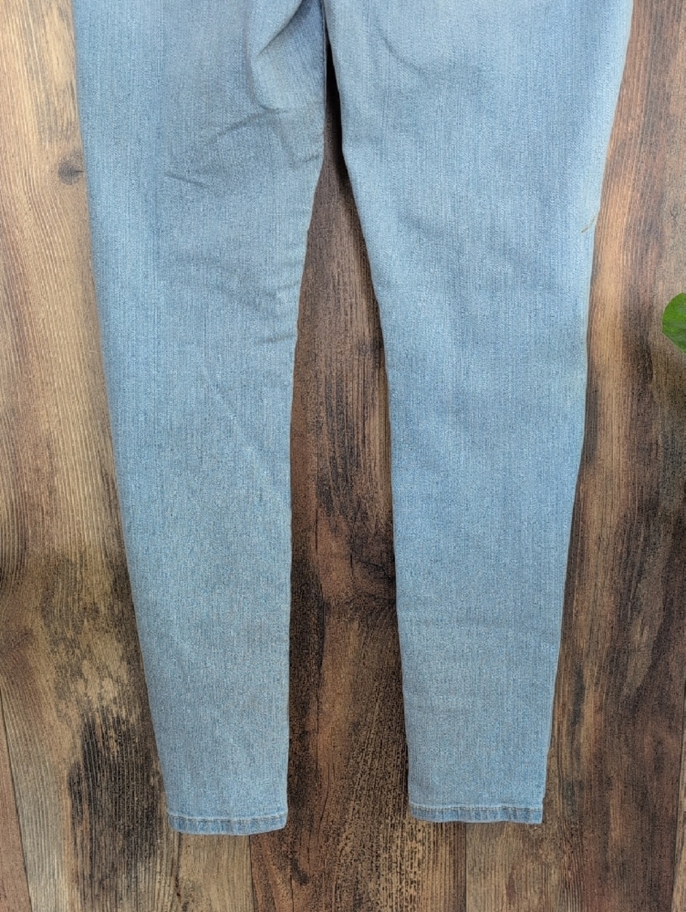 d. jeans Light Blue Distressed Skinny Jeans 6 Q268 - Picture 5 of 7